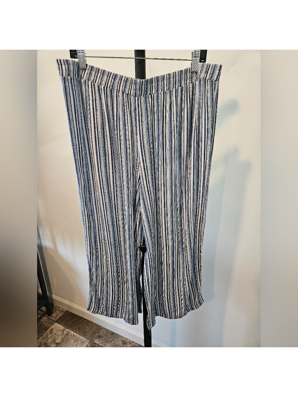 AGB WOMEN'S BLUE & WHITE WIDE LEG LIGHTWEIGHT PULL-ON ANKLE PANTS SIZE LARGE